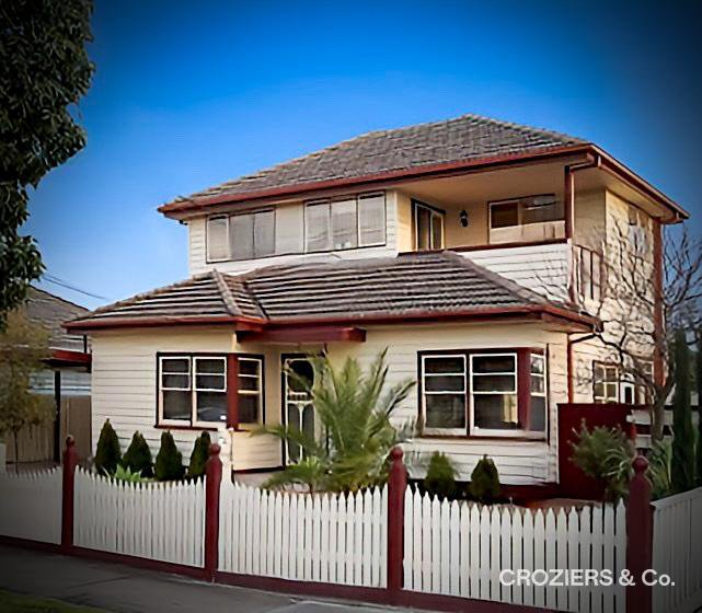 Photo - 21 Clunes Street, Kingsbury VIC 3083 - Image 1