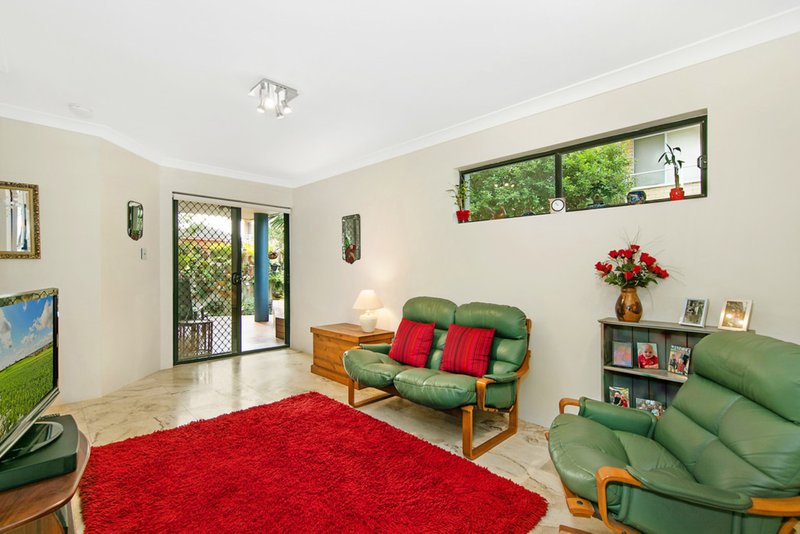 Photo - 2/1 Clyde Road, Dee Why NSW 2099 - Image 5