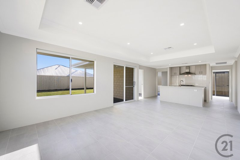 Photo - 21 Cockatoo Way, Dawesville WA 6211 - Image 3