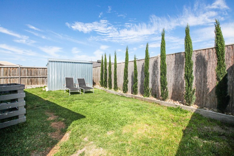 Photo - 21 Coleridge Way, South Morang VIC 3752 - Image 9