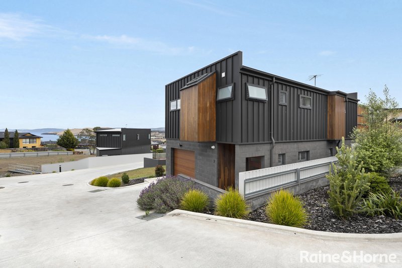 Photo - 2/1 Cologne Drive, Oakdowns TAS 7019 - Image 2