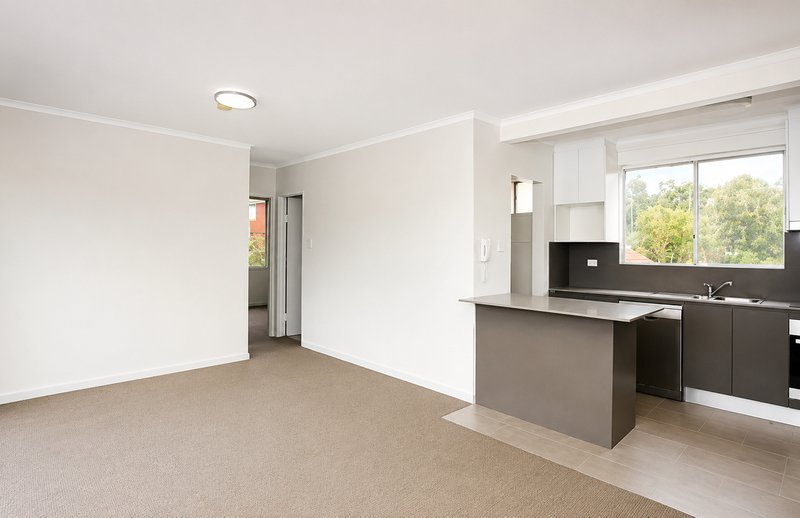 Photo - 2/1 Consett Avenue, Bondi NSW 2026 - Image 2