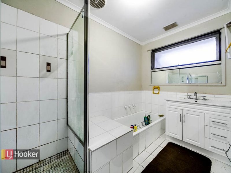 Photo - 21 Coolavin Road, Noble Park North VIC 3174 - Image 6