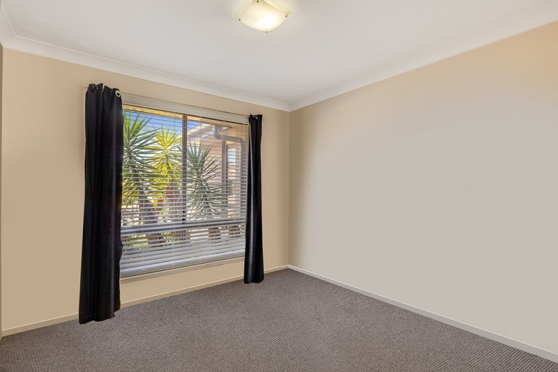 Photo - 21 Cooranga Street, Glenvale QLD 4350 - Image 7