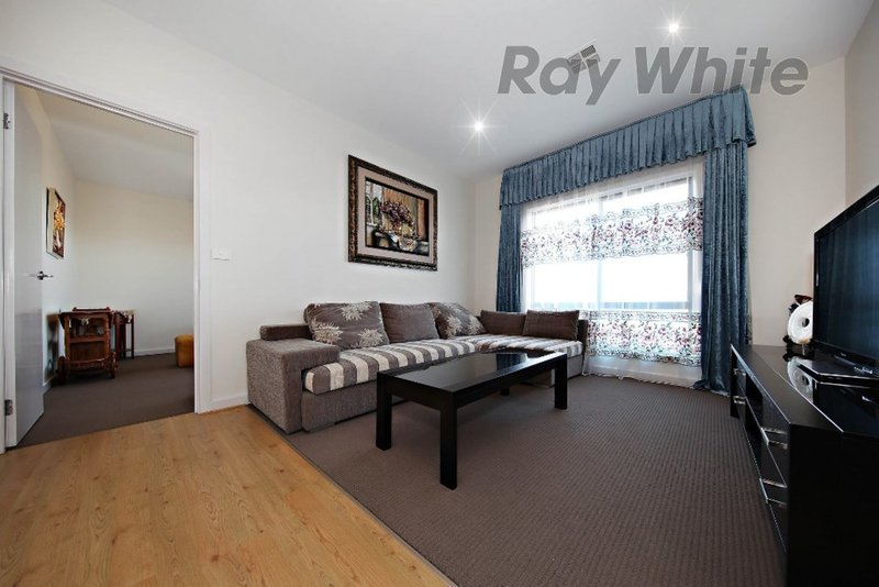 Photo - 21 Copeland Crescent, Point Cook VIC 3030 - Image 11