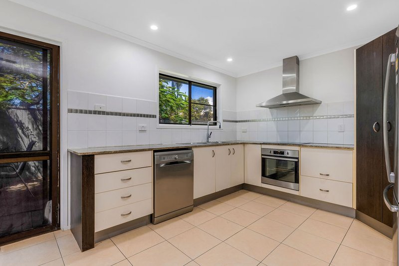 Photo - 21 Coppabella Crescent, Mooloolaba QLD 4557 - Image 5