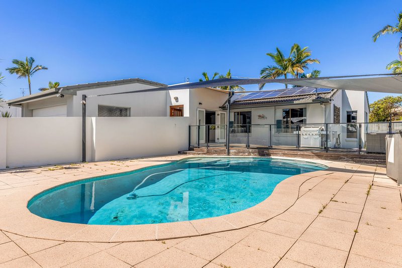 Photo - 21 Coppabella Crescent, Mooloolaba QLD 4557 - Image 6