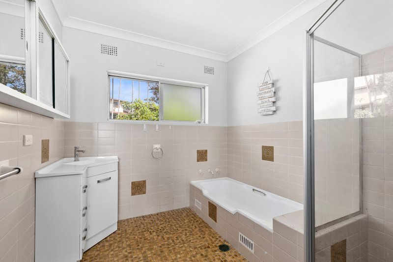 Photo - 21 Coreen Avenue, Terrey Hills NSW 2084 - Image 6