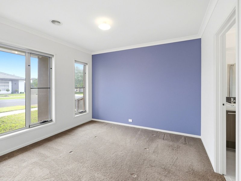 Photo - 21 Cosgrove Drive, Maddingley VIC 3340 - Image 6