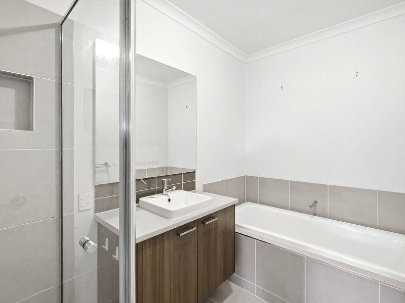 Photo - 21 Cosgrove Drive, Maddingley VIC 3340 - Image 9