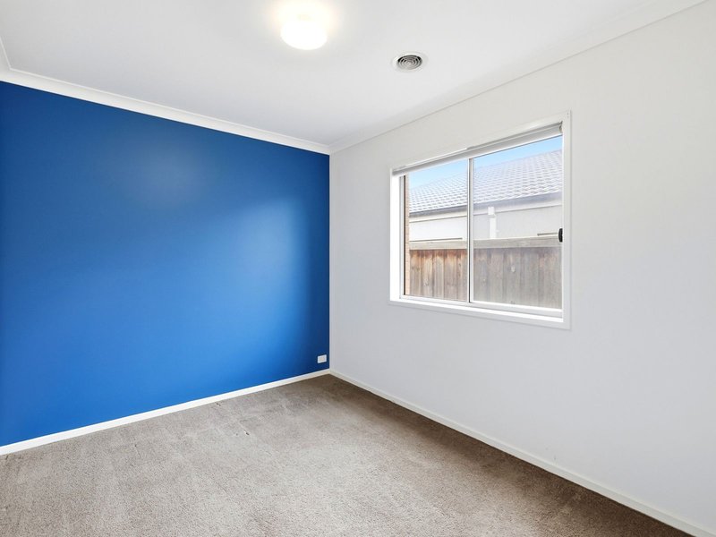 Photo - 21 Cosgrove Drive, Maddingley VIC 3340 - Image 12