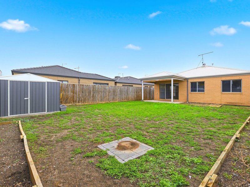Photo - 21 Cosgrove Drive, Maddingley VIC 3340 - Image 17