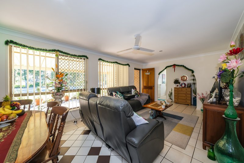 Photo - 21 Cosmos Avenue, Banksia Beach QLD 4507 - Image 2