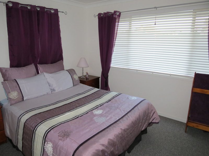 Photo - 21 Cowan Crescent, Emerald QLD 4720 - Image 10