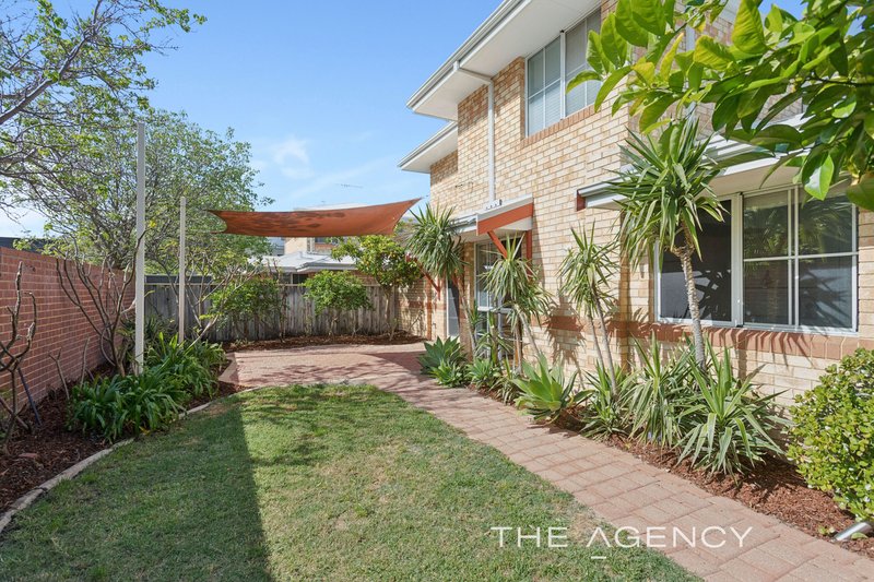 Photo - 2/1 Cowan Street, Alfred Cove WA 6154 - Image 2