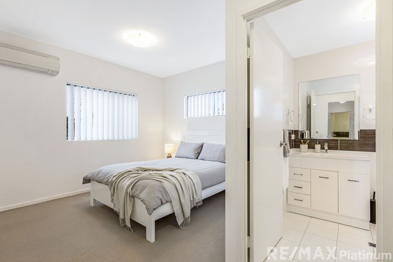 Photo - 2/1 Cowen Street, Margate QLD 4019 - Image 5