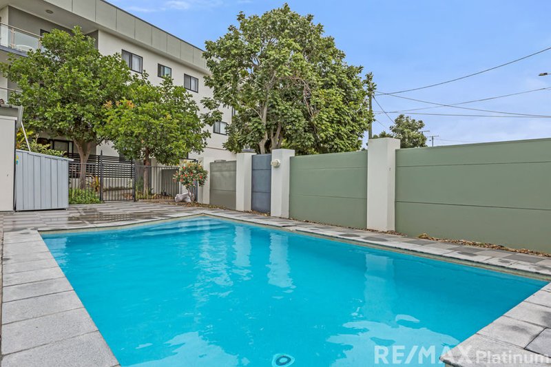 Photo - 2/1 Cowen Street, Margate QLD 4019 - Image 11