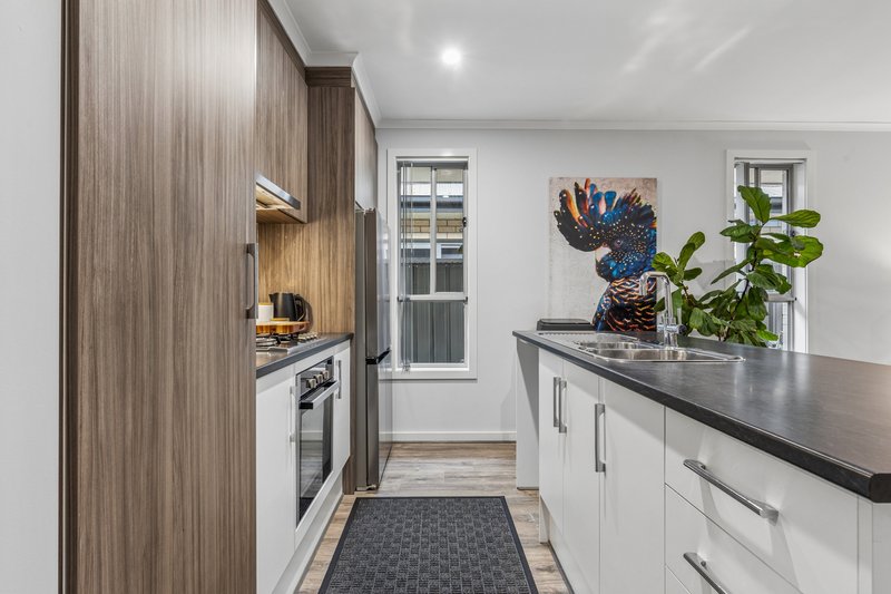 Photo - 21 Craven Drive, Mount Barker SA 5251 - Image 2