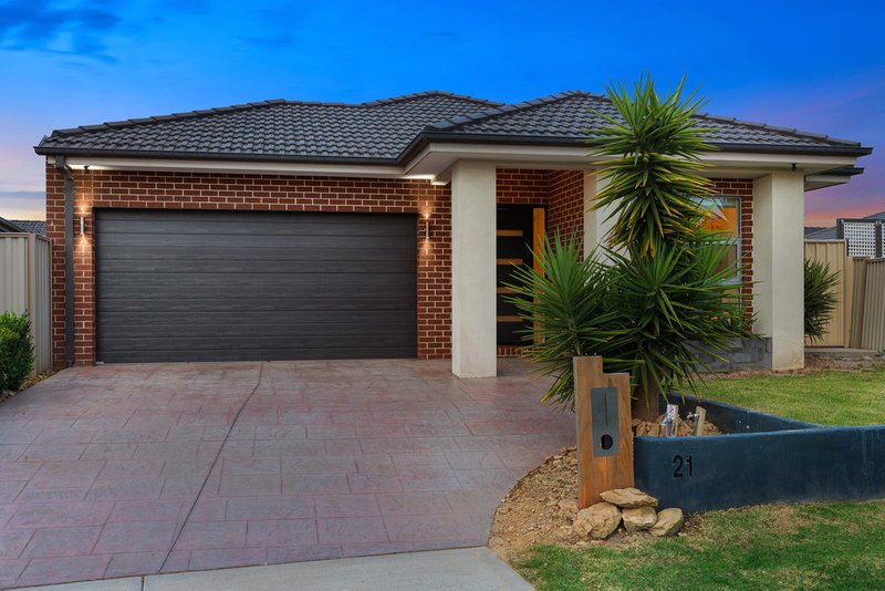 Photo - 21 Creekview Avenue, Pakenham VIC 3810 - Image 10