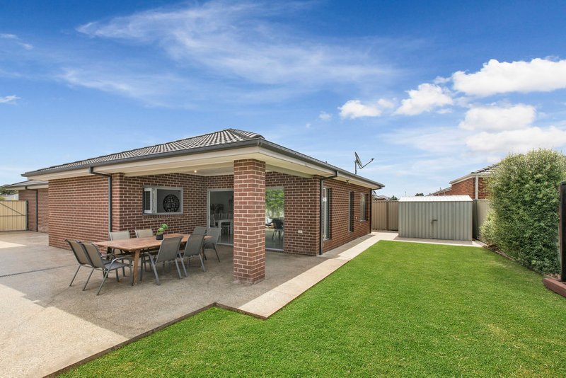 Photo - 21 Creekview Avenue, Pakenham VIC 3810 - Image 11