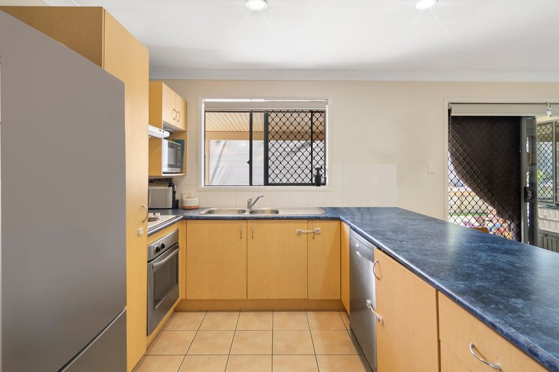 Photo - 21 Creswick Place, Bellbowrie QLD 4070 - Image 3