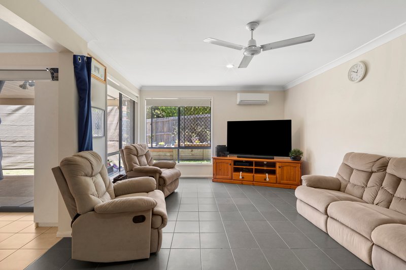 Photo - 21 Creswick Place, Bellbowrie QLD 4070 - Image 6