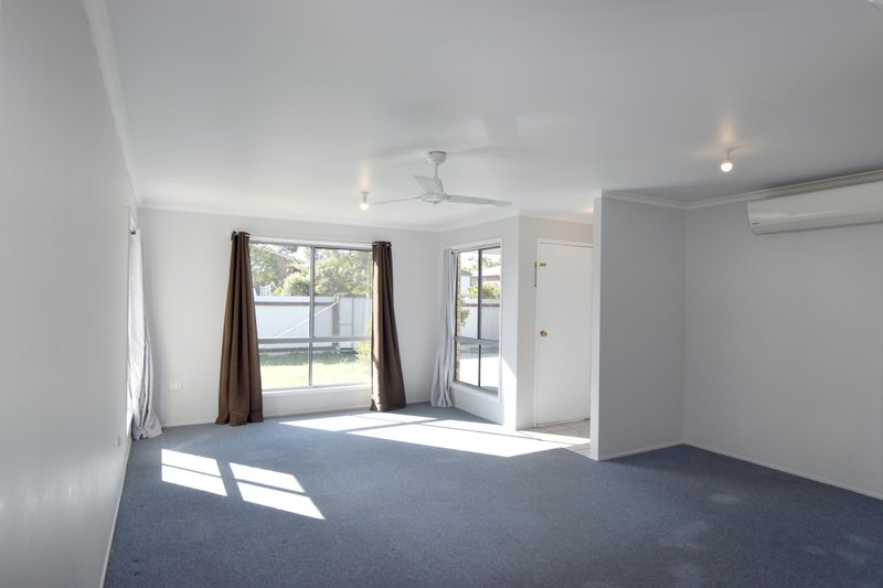 Photo - 21 Curtis Avenue, Boyne Island QLD 4680 - Image 6