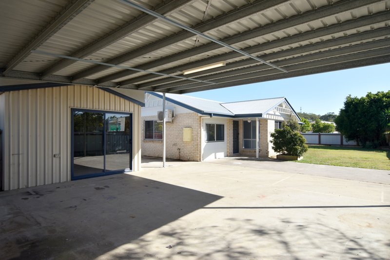 Photo - 21 Curtis Avenue, Boyne Island QLD 4680 - Image 16