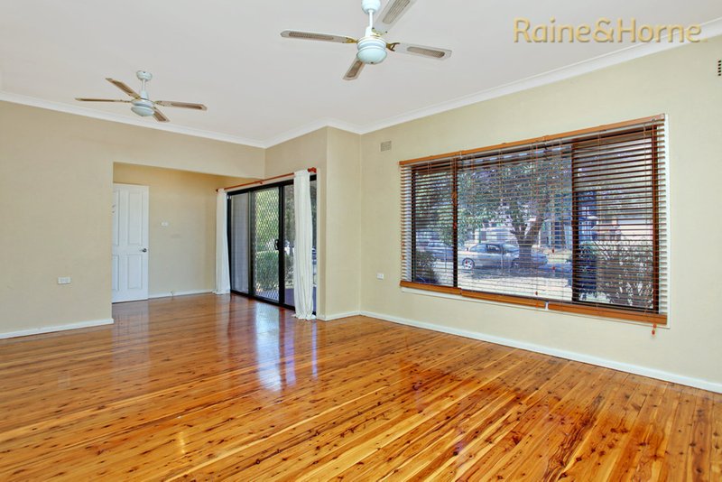 Photo - 21 Cutler Avenue, St Marys NSW 2760 - Image 2