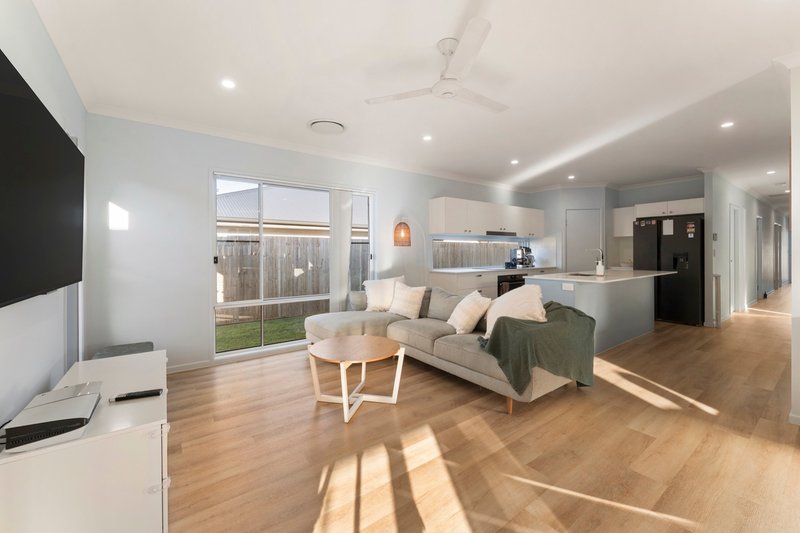 Photo - 21 Dajarra Street, Morayfield QLD 4506 - Image 4