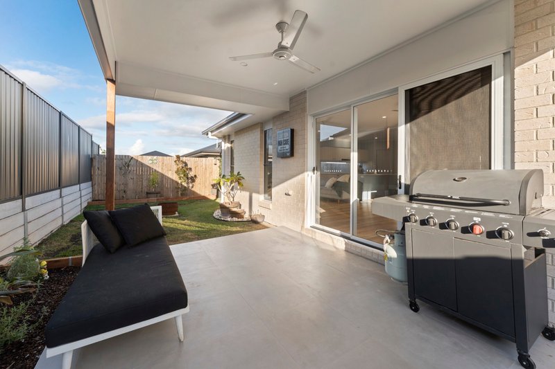 Photo - 21 Dajarra Street, Morayfield QLD 4506 - Image 7