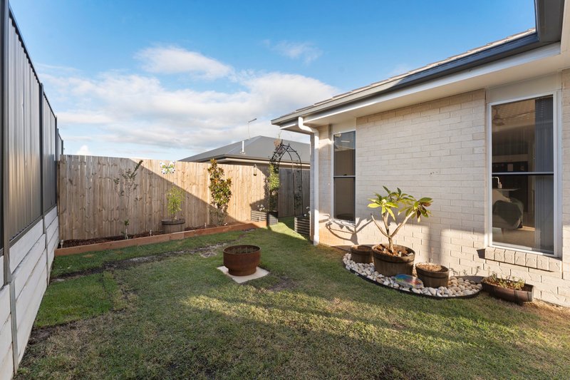 Photo - 21 Dajarra Street, Morayfield QLD 4506 - Image 15