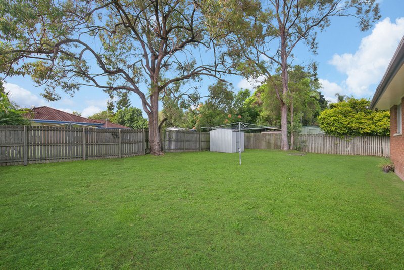 Photo - 21 Dampier Avenue, Eagleby QLD 4207 - Image 6