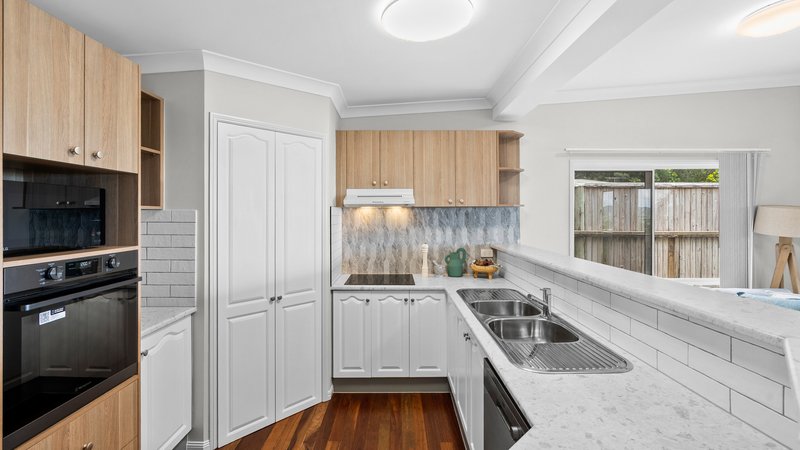Photo - 21 Darkin Close, Smithfield QLD 4878 - Image 5