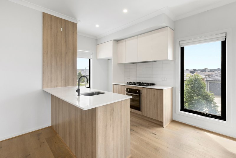 Photo - 21 Darling Street, Donnybrook VIC 3064 - Image 3