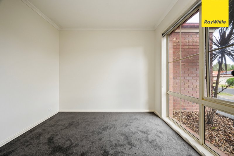 Photo - 21 Darlingsford Boulevard, Melton VIC 3337 - Image 3