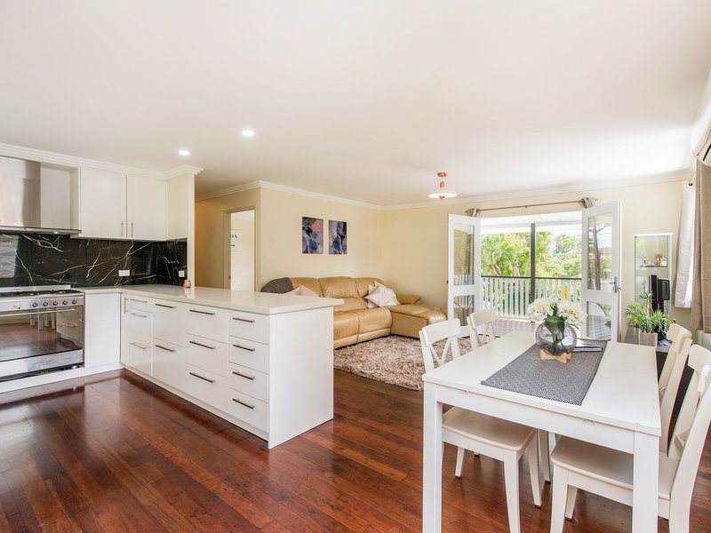 Photo - 21 David Road, Holland Park QLD 4121 - Image 2