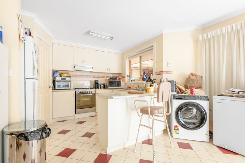 Photo - 21 De Castella Drive, Horsham VIC 3400 - Image 6