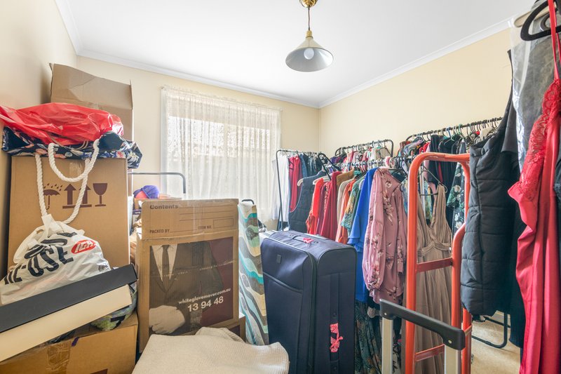 Photo - 21 De Castella Drive, Horsham VIC 3400 - Image 8