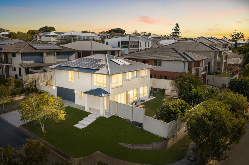 Photo - 21 De Luchi Street, Carseldine QLD 4034 - Image 1