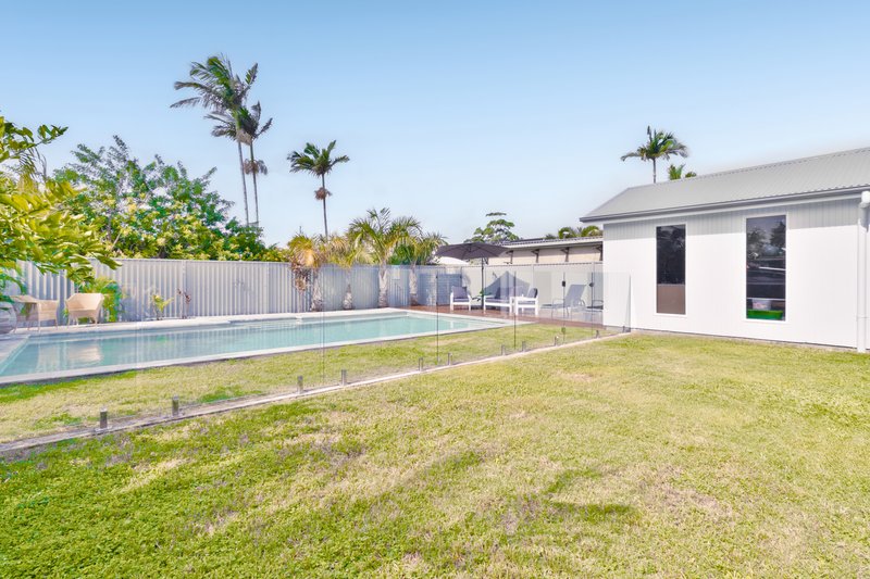 Photo - 21 Deagon Drive, Runaway Bay QLD 4216 - Image 8