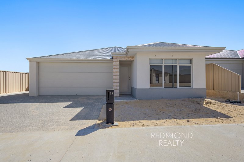 Photo - 21 Defender Way, Two Rocks WA 6037 - Image 1