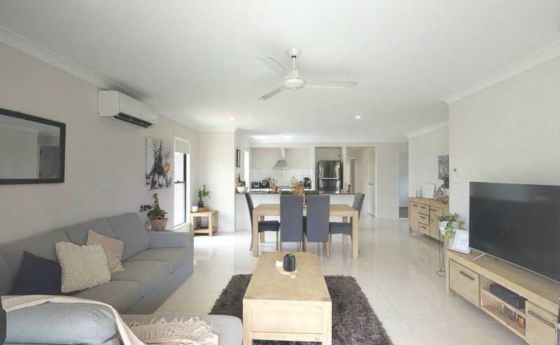 Photo - 21 Delaware Green, Mount Louisa QLD 4814 - Image 2