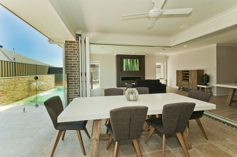 Photo - 21 Deltaview Avenue, Haywards Bay NSW 2530 - Image 2