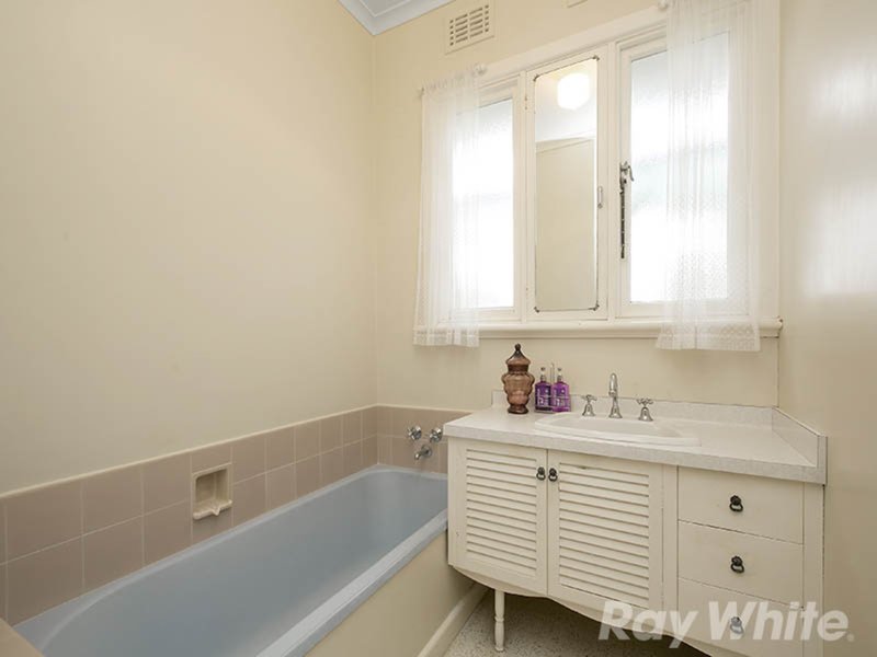 Photo - 21 Devon Street, Cheltenham VIC 3192 - Image 10