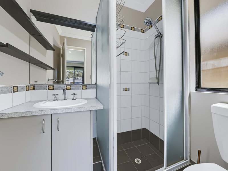 Photo - 21 Dewsbury Drive, Bertram WA 6167 - Image 4