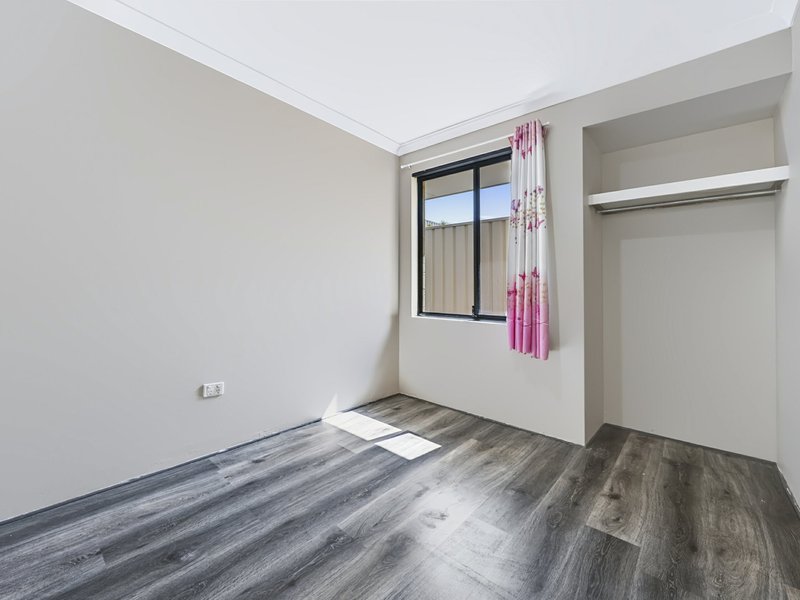Photo - 21 Dewsbury Drive, Bertram WA 6167 - Image 9