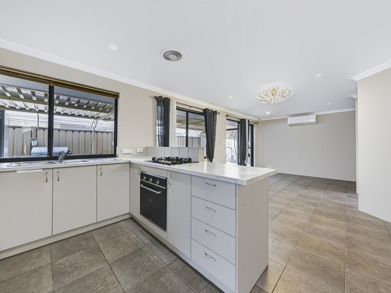 Photo - 21 Dewsbury Drive, Bertram WA 6167 - Image 10