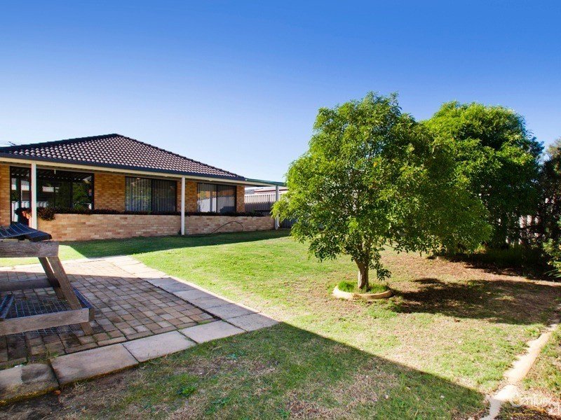 Photo - 21 Dolara Court, Maddington WA 6109 - Image 3