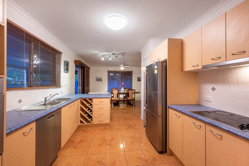 Photo - 21 Dolphin Street, Macgregor QLD 4109 - Image 2